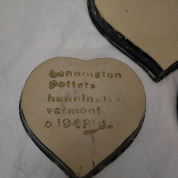 Vtg Bennington Pottery Vermont Set of 3 Heart Shaped Dishes 1948,1949,1950 - Picture 4 of 9